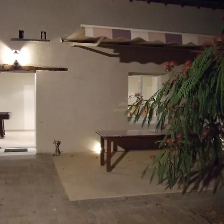 فندق مبيت وإفطار Les Escargots 3*